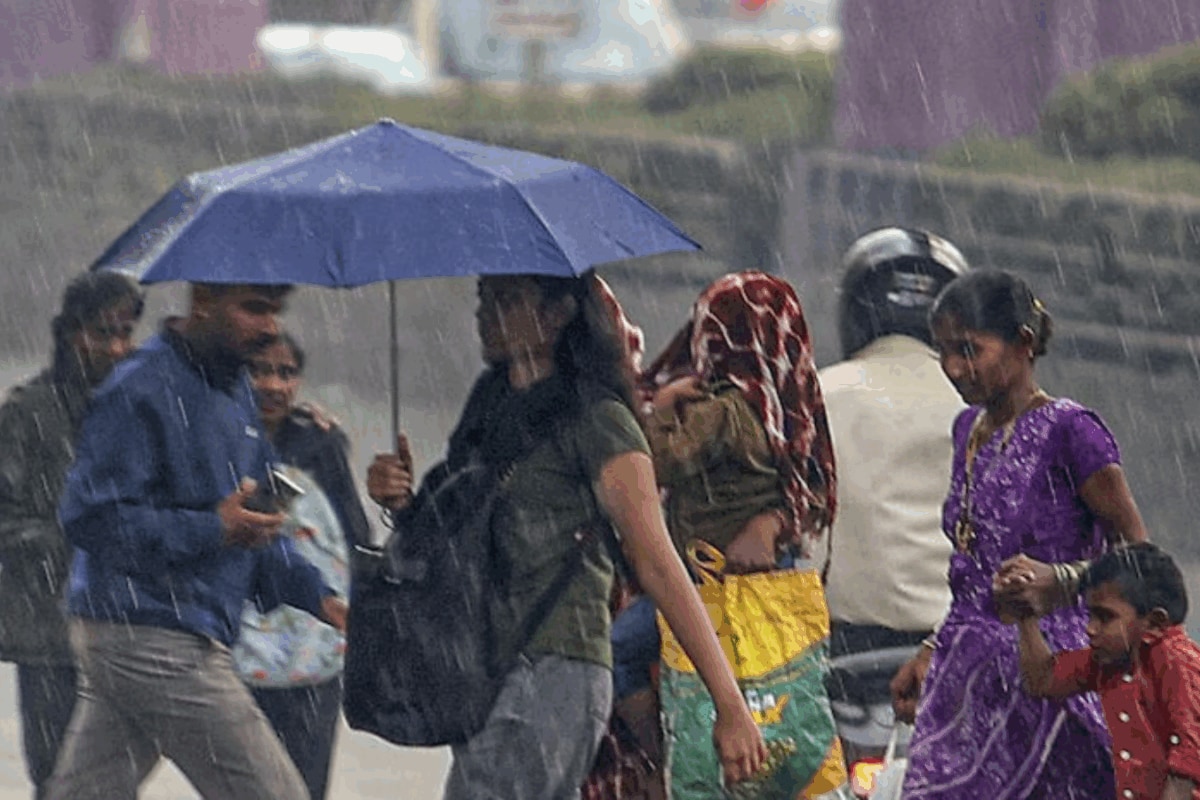 Mumbai Rains Live Updates: Traffic On Pune-Mumbai Road Restored; IMD Issues 'Orange Alert' For Mumbai, Thane