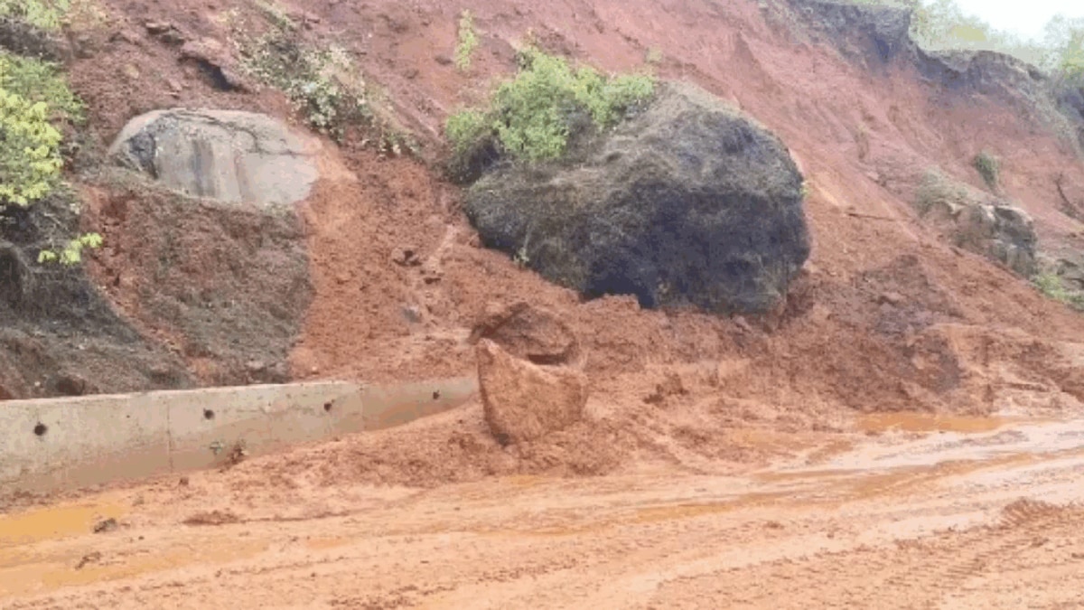 Mumbai-Goa Highway Reopens After 44 Hours, Landslide Strikes Again; Parshuram Ghat One-Way Traffic Shut