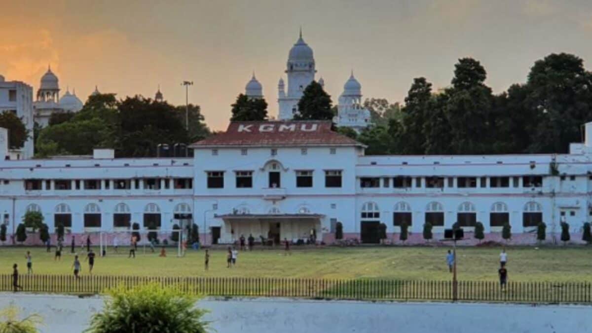 'Tughlaqi Diktat': How Lucknow Medical Varsity's Non-Vegetarian Food Ban Brought Politics To The Plate