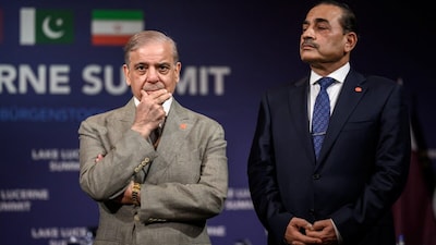 Pakistan's Prime Minister Shehbaz Sharif with Pakistan's Chief of Army Staff Field Marshal Asim Munir. (Image: REUTERS File)