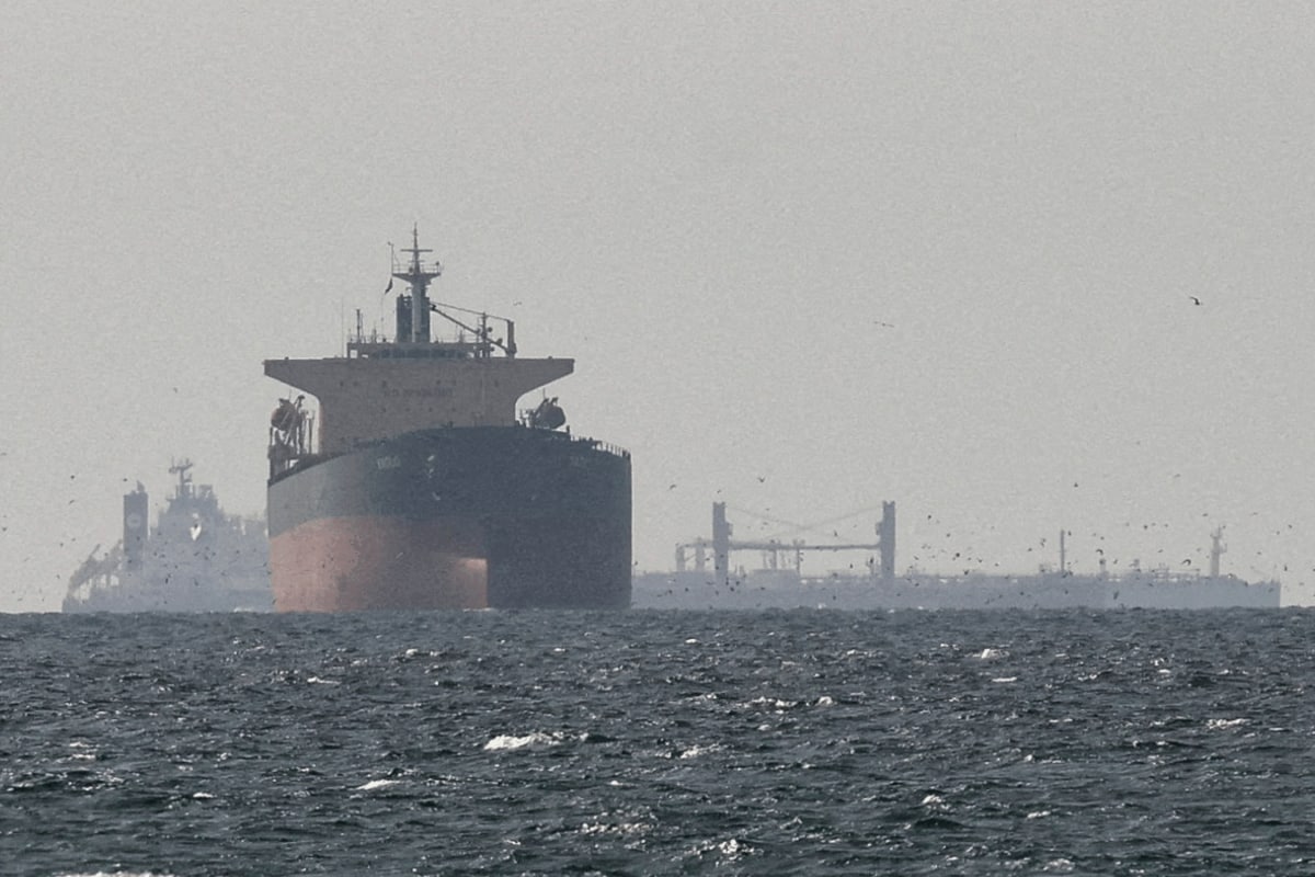US Hits Iran With 'Series Of Powerful Strikes' After Hormuz Ship Attacks; Tehran Retaliates