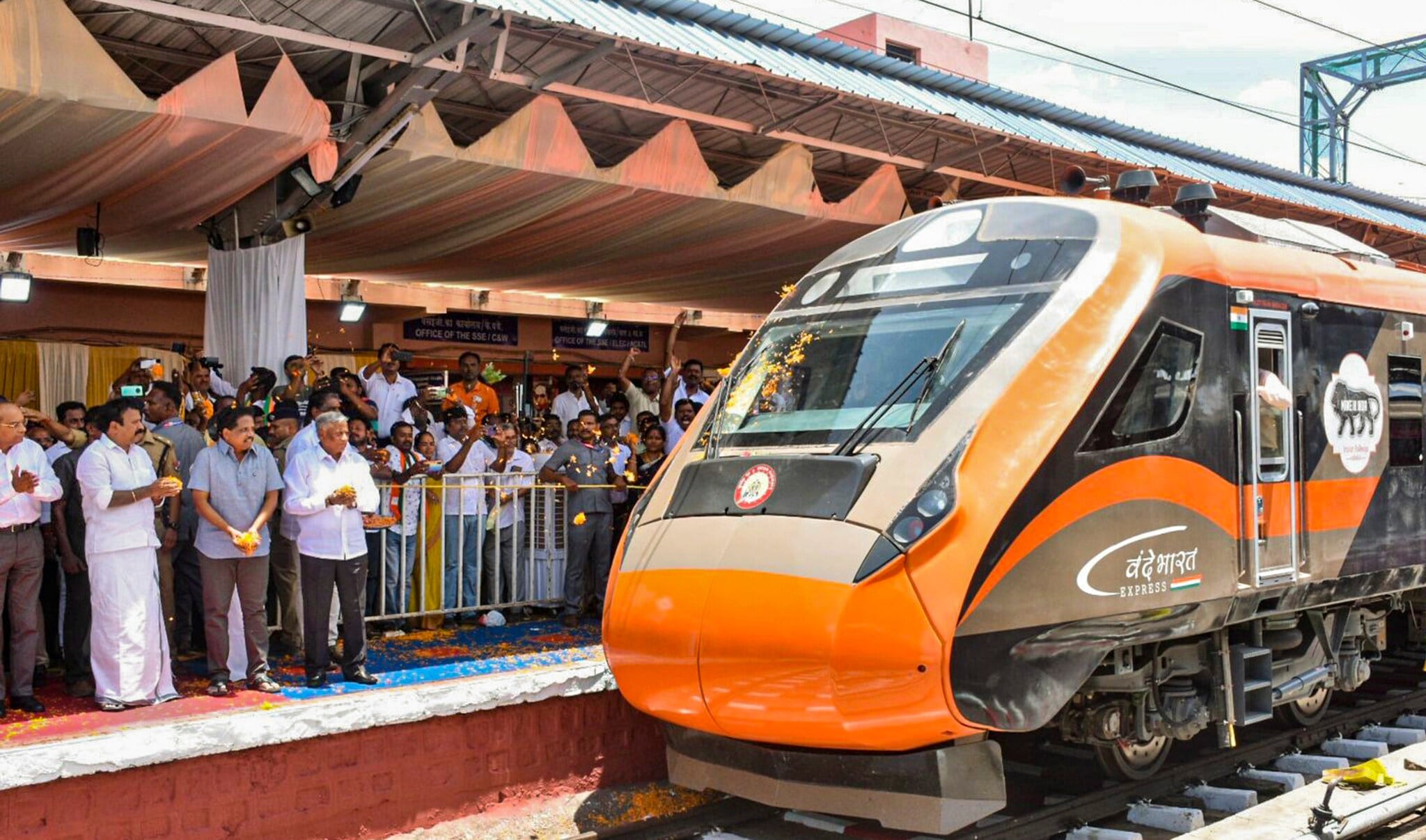 Experienced loco pilots who operate premium trains like Vande Bharat earn significantly more. Their monthly salary, including allowances, can cross Rs 1 lakh, depending on seniority, duty hours and running allowance.