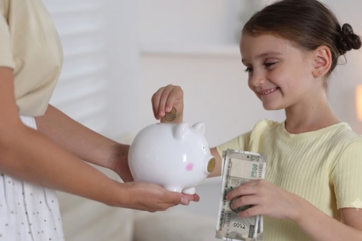 How Much Pocket Money Should You Give Your Kids? The Psychology Behind Raising Money-Smart Children