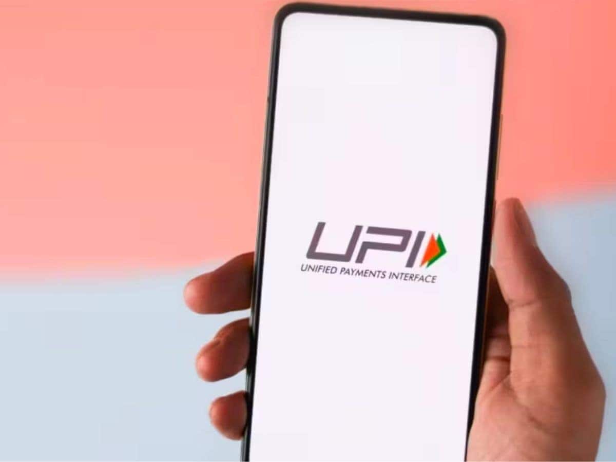 Notably, transactions above Rs 2000 in certain essential and thin-margin sectors will have a flat MDR of Rs 5 per transaction. These include sectors like railways, telecommunications, insurance, fuel and agricultural inputs. (File Photo)