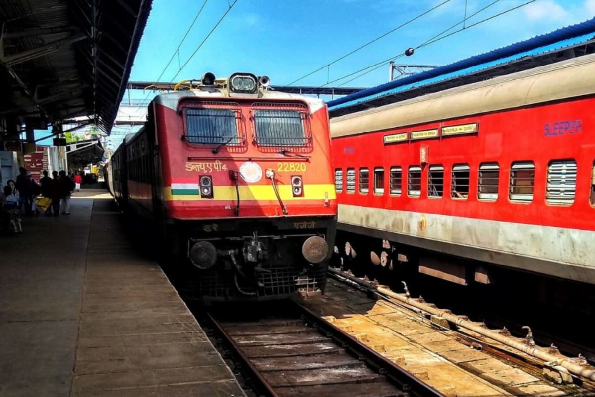 Tatkal Ticket Booking: RailOne vs IRCTC Rail Connect, Which App Is Faster?