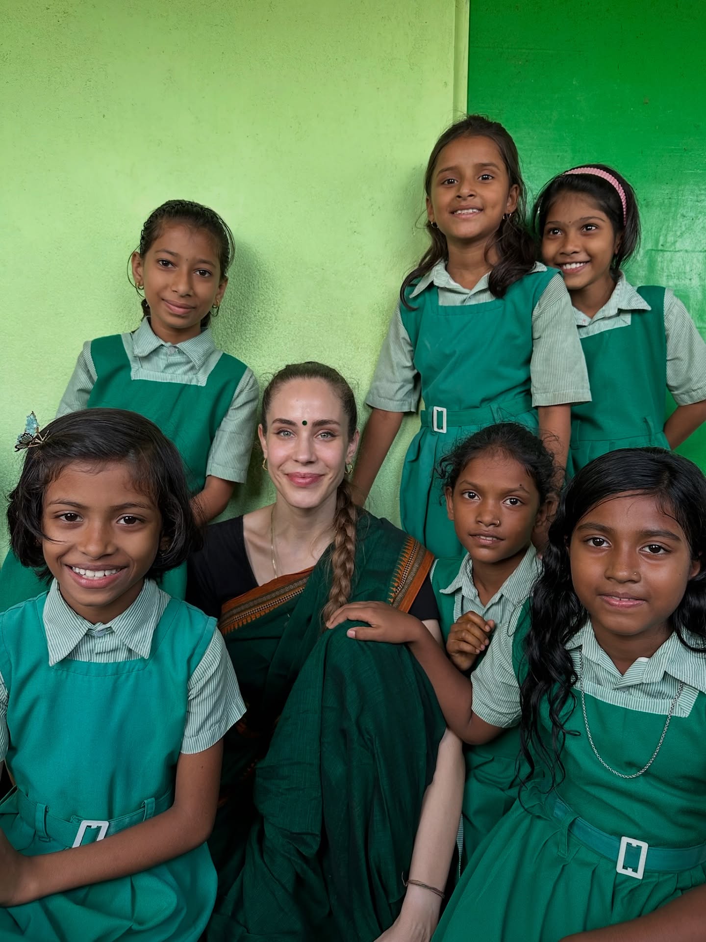About 15 years ago, Sandra resigned from her job, bought a one-way ticket to India and packed only a few essentials. Her new life did not begin smoothly. She was reportedly scammed at the airport, experienced culture shock and often wondered if she had made the wrong decision. But the kindness of strangers slowly changed her perspective. People welcomed her into their homes, shared meals and treated her like family. India gradually began to feel like home.