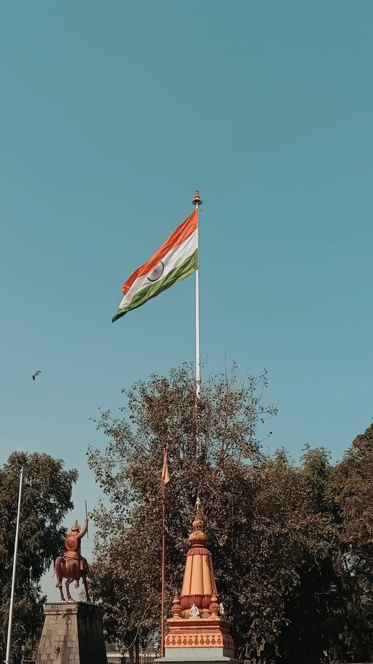 The Indian National Flag was hoisted on August 18, 1947 in parts Of Nadia and Malda districts due to a dispute over the boundaries, which led to certain areas becoming a part of East Pakistan in the first few days of partition. 