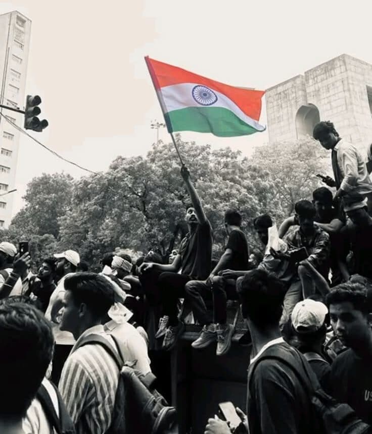 Independence Day came three days late in some areas of West Bengal bordering Bangladesh, formerly East Pakistan, reportedly, due to an error by the Boundary Commission. Since then, these areas celebrate Independence Day on August 18. 