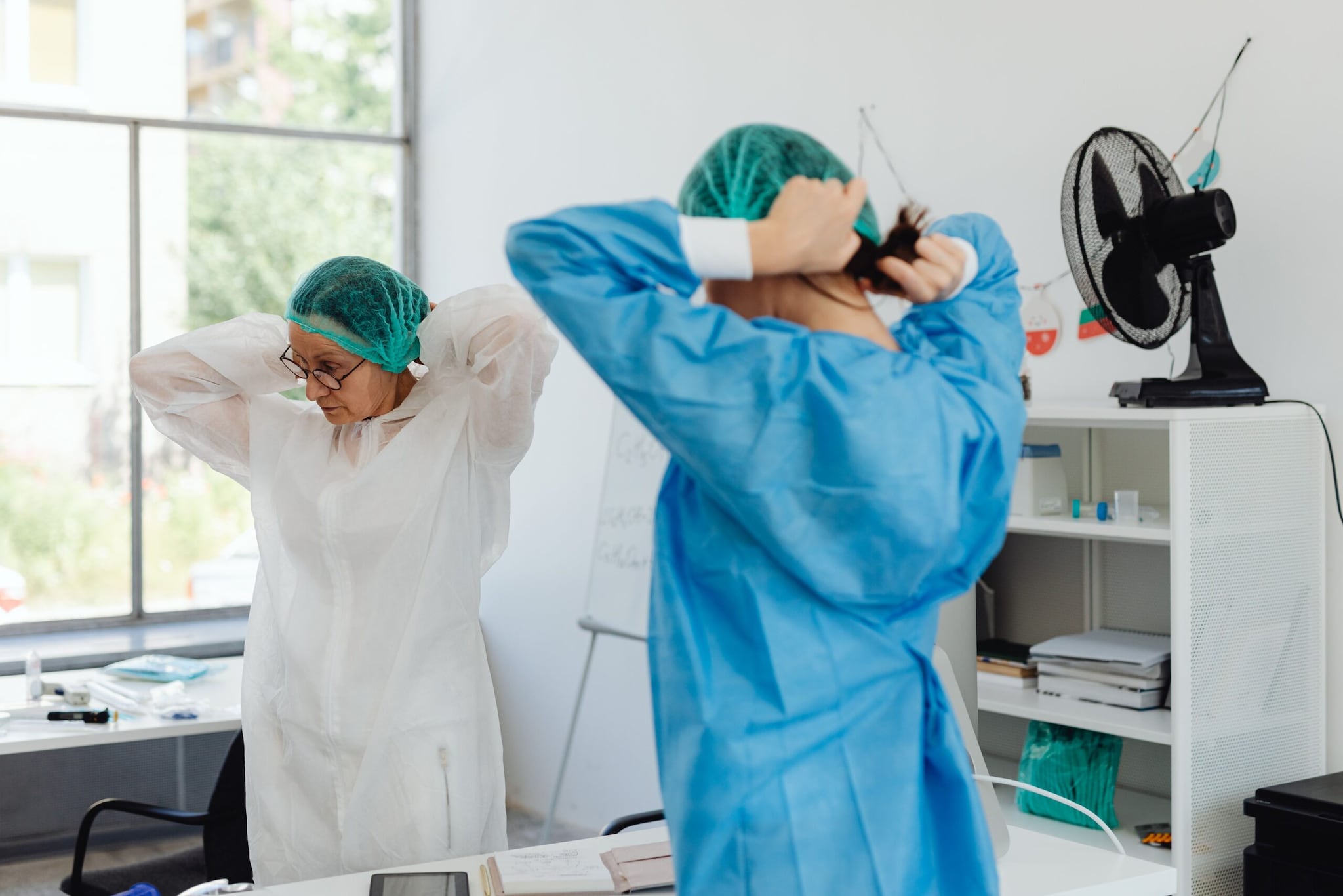Emergency Service Workers: Healthcare providers, firefighters, and police officers make life-or-death decisions under extreme physical pressure. AI cannot replicate human empathy, physical rescue dexterity, or spatial adaptation in unpredictable, hazardous emergency environments. (Image: Pexels)