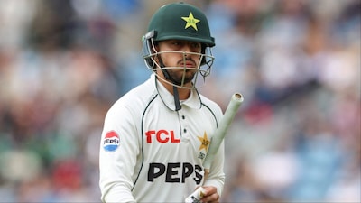 Azan Awais Becomes 1st Pakistani To Get Out On First Ball Of Test azan-awais-becomes-1st-pakistani-to-get-out-on-first-ball-of-test