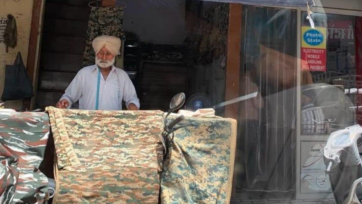 Indian Army, Rajasthan Police Bust Fake Army Uniform Racket; 1,000 Metres Of Combat Cloth Seized