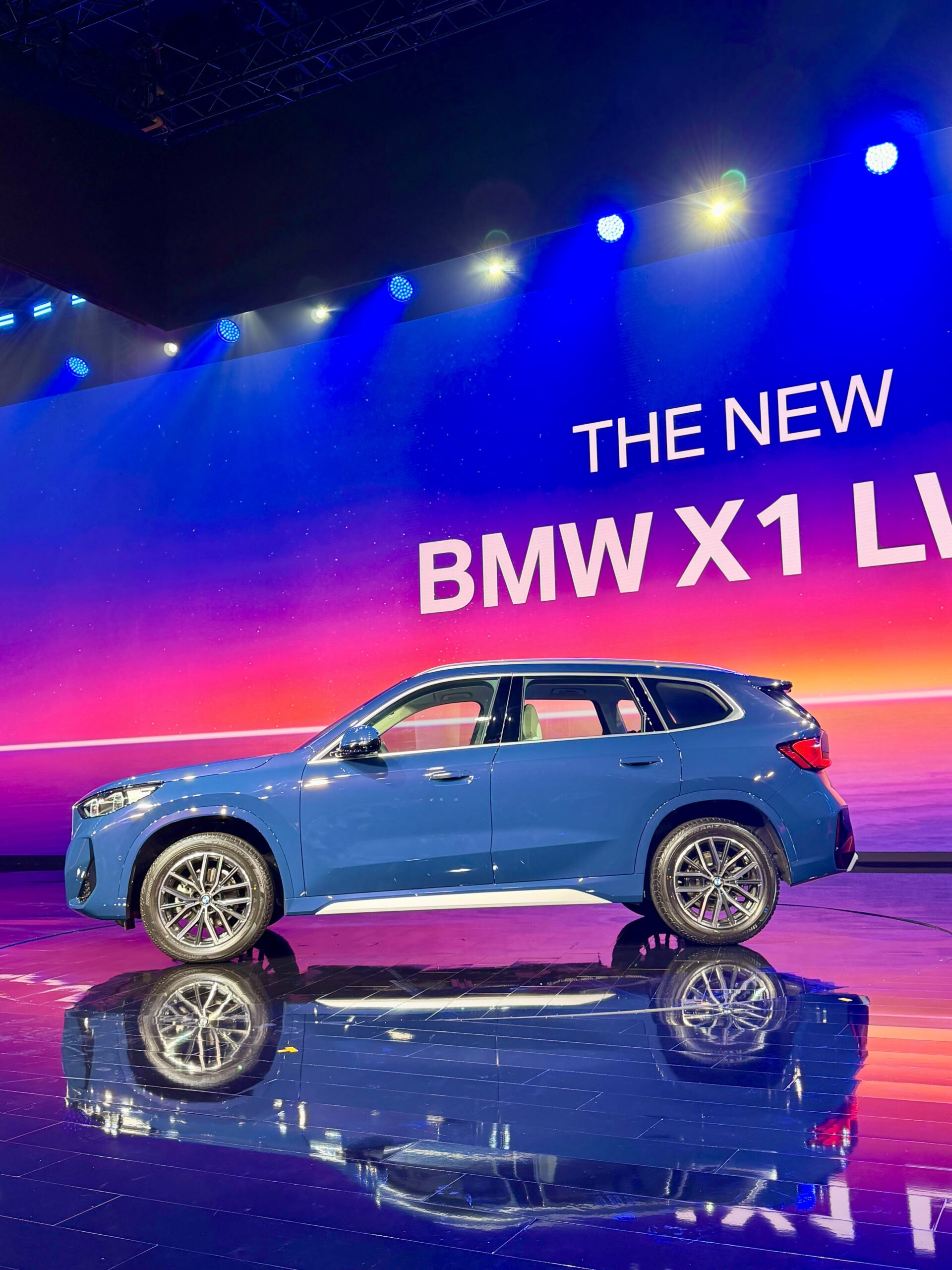 Colours And The Shadow PackageThe X1 LWB is expected across a colour range including Mineral White, Skyscraper Grey, Carbon Black and Night Dusk Blue, though availability can vary by market allocation. Buyers can also opt for a Shadow package, which darkens the exterior brightwork and trim for a stealthier look than the standard chrome-accented car.