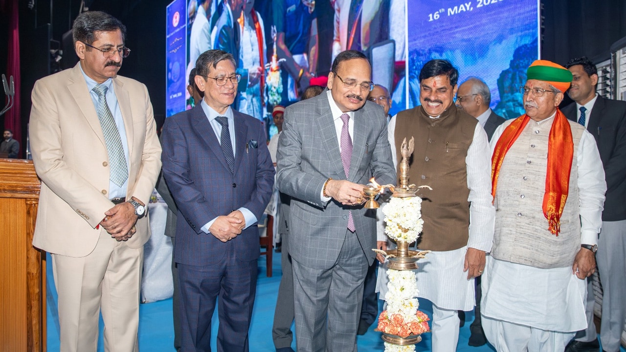 Surya Kant completed his early schooling in his native village of Petwar in Haryana's Hisar district.After graduating in arts from Government Post Graduate College, Hisar, he enrolled at Maharishi Dayanand University, Rohtak to study law.