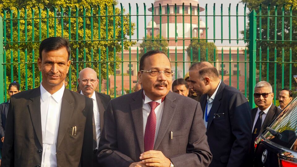 CJI Kant completed his LL.B. in 1984 and began practising at the district courts in Hisar in the same year.Despite his responsibilities in the judiciary, he continued his education and completed his LL.M. from Kurukshetra University through distance education.

