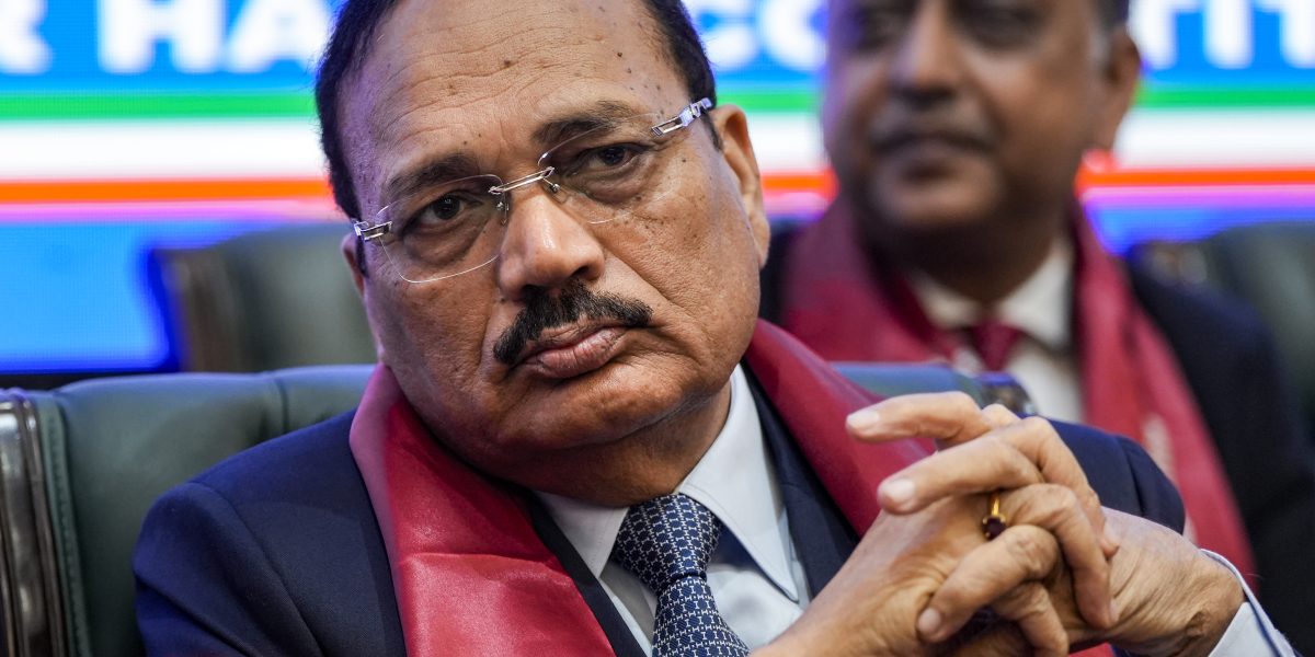 CJI Surya Kant completed his Bachelor of Arts (Geography) from Government Post Graduate College, Hisar in 1981.He then studied law and obtained his Bachelor of Laws (LL.B.) from Maharishi Dayanand University, Rohtak in 1984.