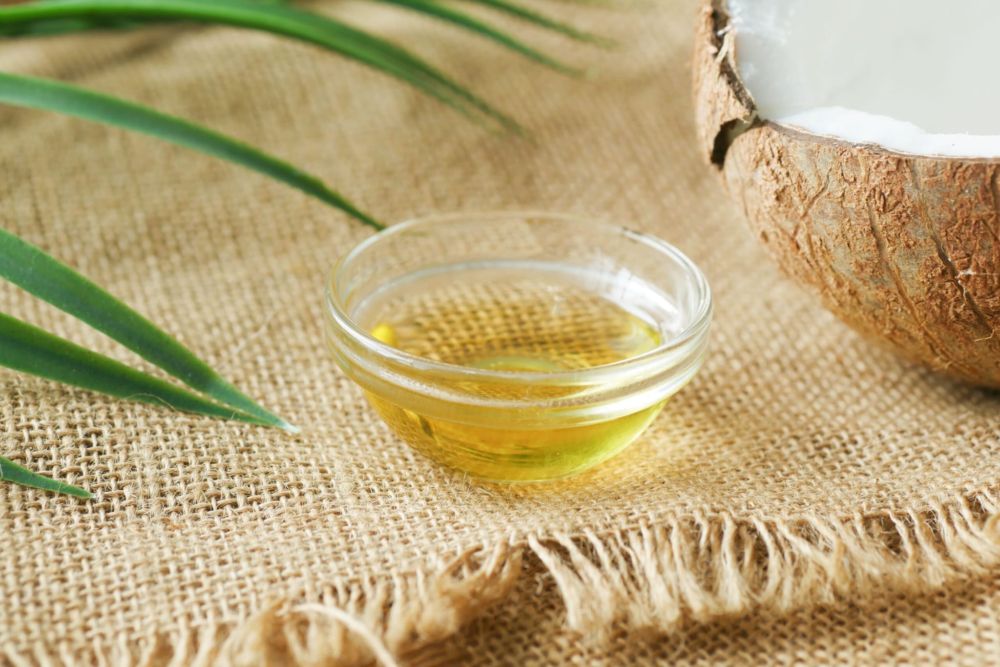 Observe the texture after cooling: Pure coconut oil will solidify uniformly and its form will remain unchanged. Adulterated coconut oil often forms separate layers or patches after cooling. This occurs because oils with different freezing points do not solidify at the same rate or temperature as pure coconut oil. (Image: Pexels)
