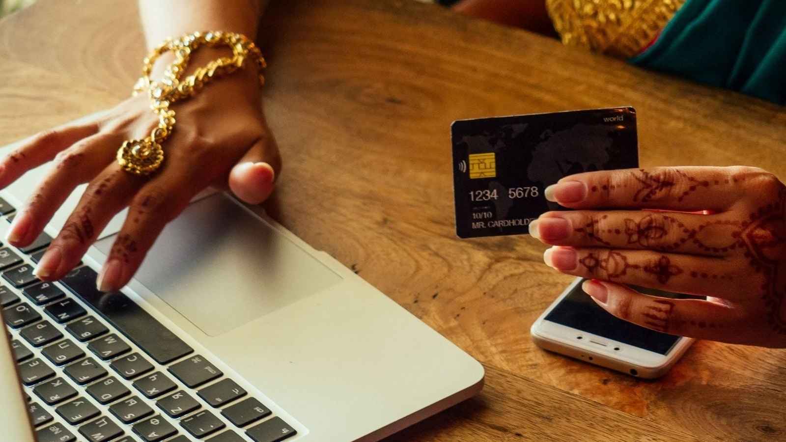 Paying only minimum credit card dues can keep you compliant while allowing interest to accumulate. Try paying more than the minimum. If you have multiple expensive loans, consolidation into one lower-interest loan could simplify repayment. Paying only minimum credit card dues can keep you compliant while allowing interest to accumulate. Try paying more than the minimum. If you have multiple expensive loans, consolidation into one lower-interest loan could simplify repayment.