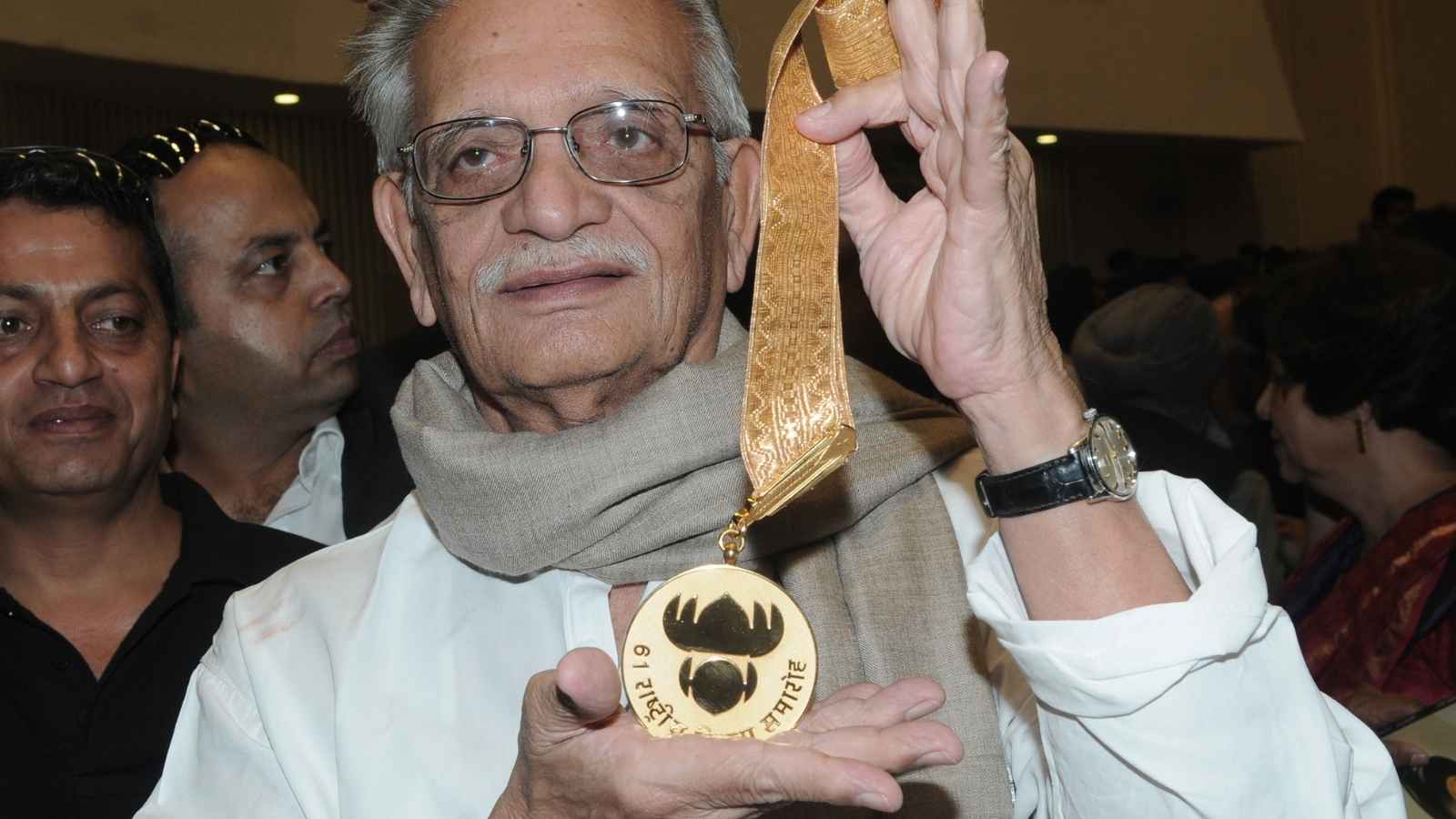 Gulzar received the Dadasaheb Phalke Award, India’s highest honour in cinema, for his contribution as a lyricist, director, screenwriter, producer and poet. The Ministry of Information and Broadcasting records him as the recipient of the 45th Dadasaheb Phalke Award.