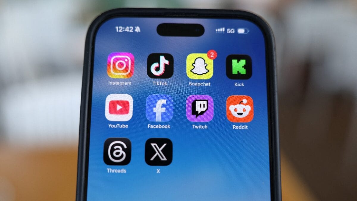 Govt Tightens Social Media Rules, Platforms Must Remove Sensitive Content Within 2 Hours