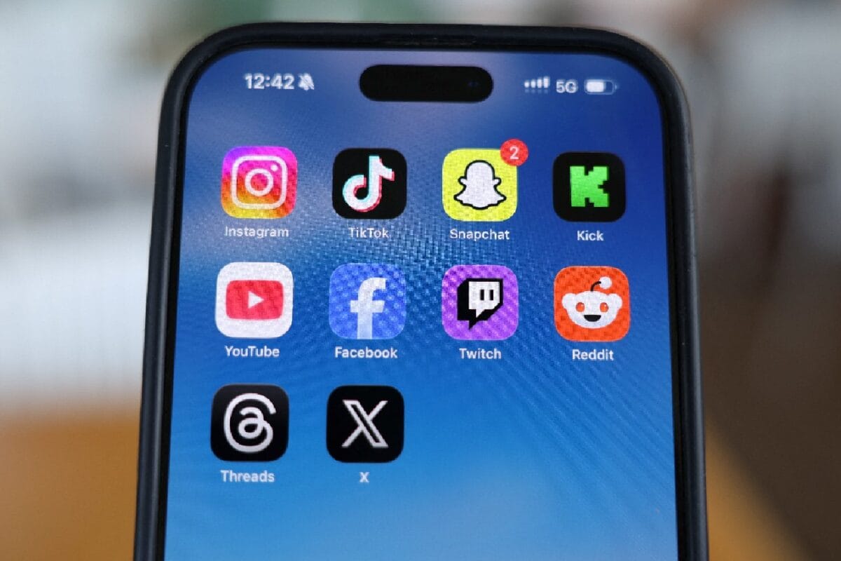 Govt Tightens Social Media Rules, Platforms Must Remove Sensitive Content Within 2 Hours