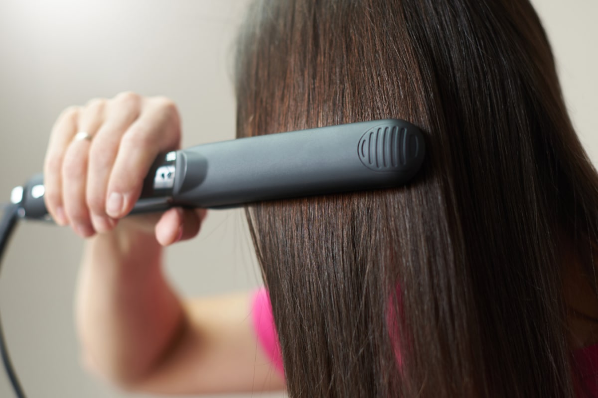 Best Hair Straighteners Under Rs 2500 For Smooth And Frizz-Free Hair