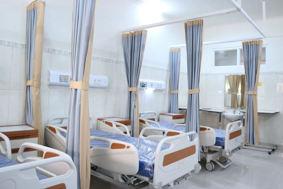 Rs 6,631 Bed Vs Rs 50,508 Bed: House Panel Flags India's Widening Public-Private Hospital Divide