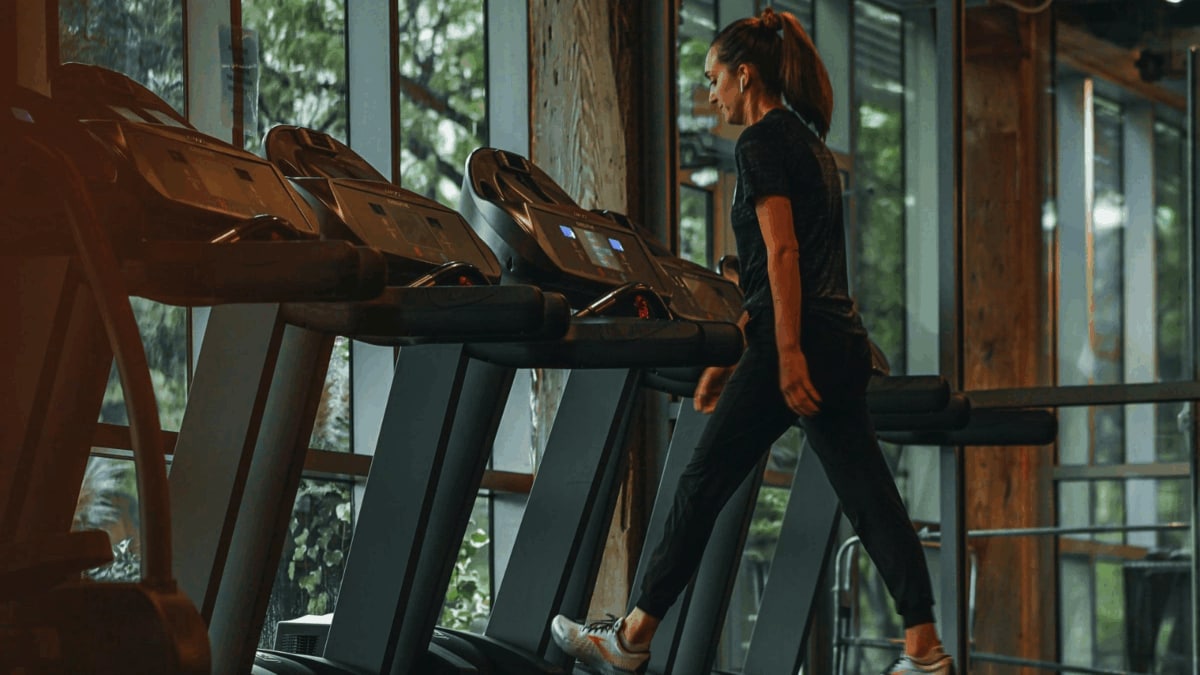 Treadmill Vs Outdoor Walking: Which Burns More Calories And Helps You Lose Weight Faster?