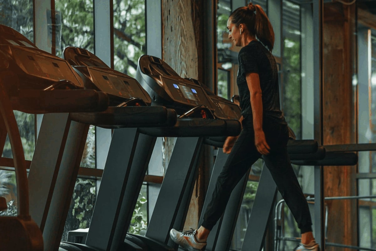 Treadmill Vs Outdoor Walking: Which Burns More Calories And Helps You Lose Weight Faster?