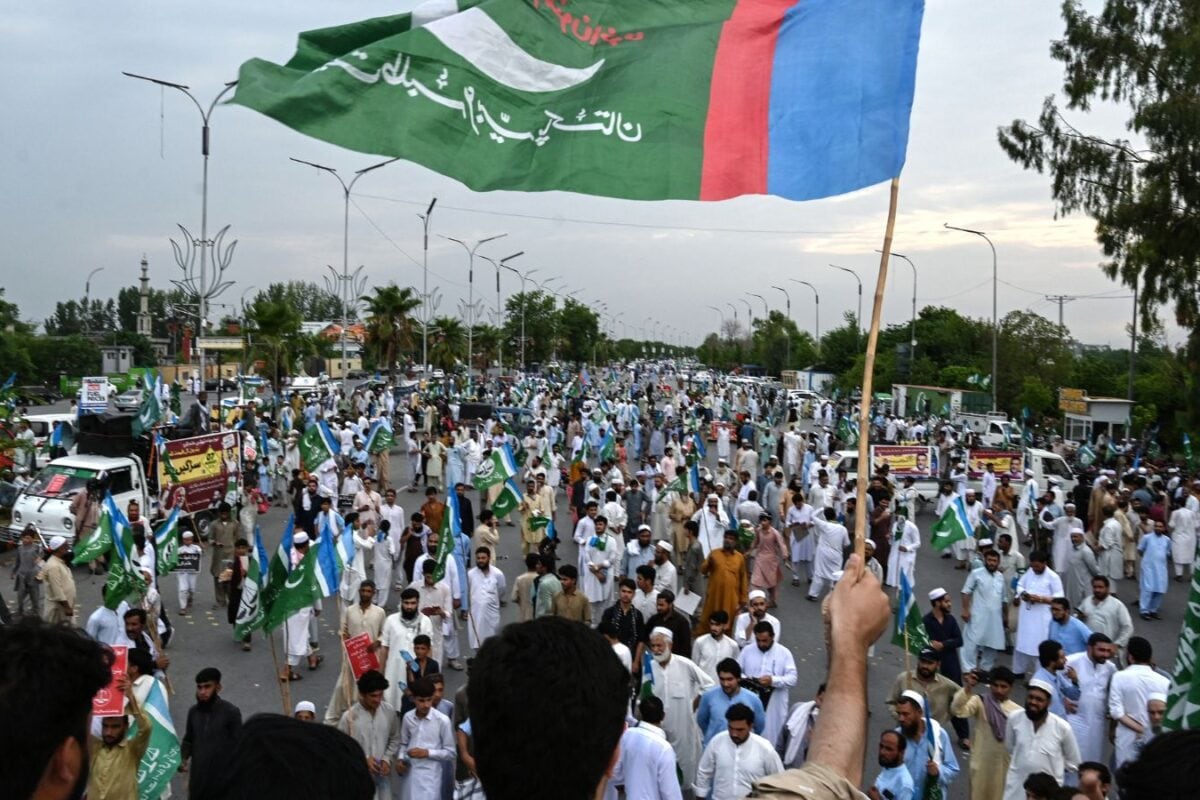'To Hell With You And IMF': Jamaat-e-Islami Cadre Swarm Pakistan's Streets Over Steep Petrol Levy