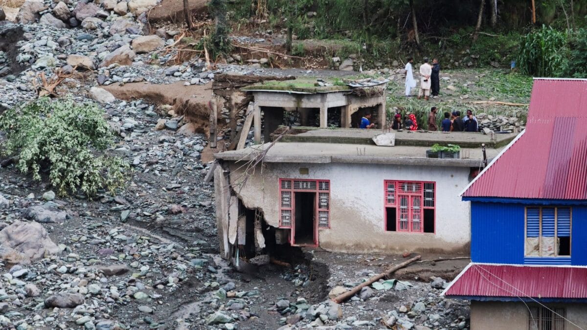Jammu And Kashmir Caught In Flash Floods Triggered By Cloudburst, Schools Shut 3 Districts
