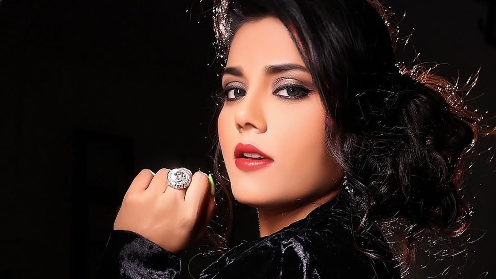 Komal, Govinda
