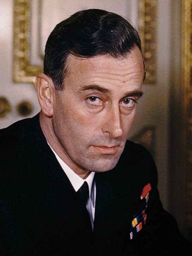  The locals vehemently opposed the move. The leaders, powerful families, and the people from Nadia were against the idea that their regions would be part of East Pakistan. The protest eventually reached Lord Mountbatten, who was the last British Viceroy in India. 