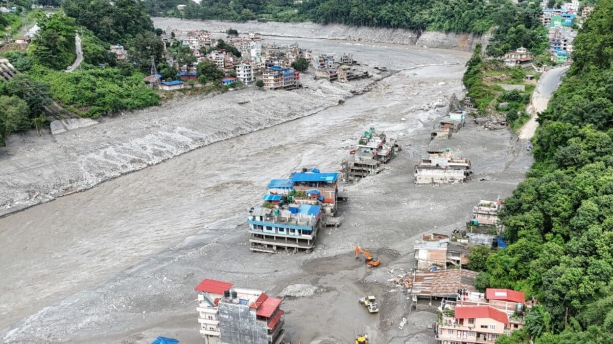 Photo: news18.com Inondations Népal-Tibet : Près de 400 Morts Après l'Effondrement d'un Glacier