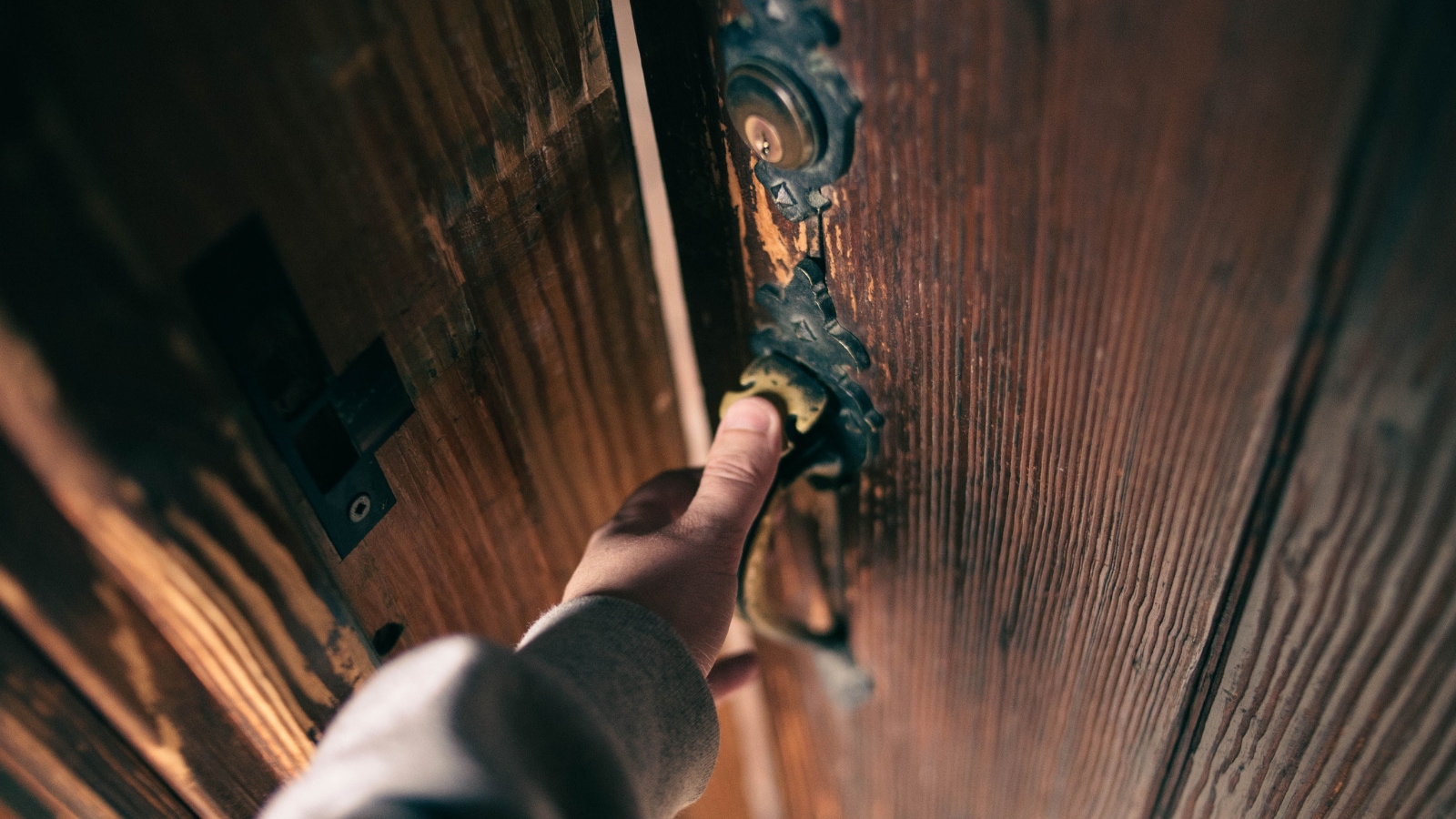Wondering how to deal with the doorway effect? Avoid stress, poor sleep, and constant multitasking. To reduce forgetfulness, pause before leaving a room and clearly remind yourself what you needed to do. Also, one can use notes or reminders when necessary. (Image: Pexels) Wondering how to deal with the doorway effect? Avoid stress, poor sleep, and constant multitasking. To reduce forgetfulness, pause before leaving a room and clearly remind yourself what you needed to do. Also, one can use notes or reminders when necessary. (Image: Pexels)