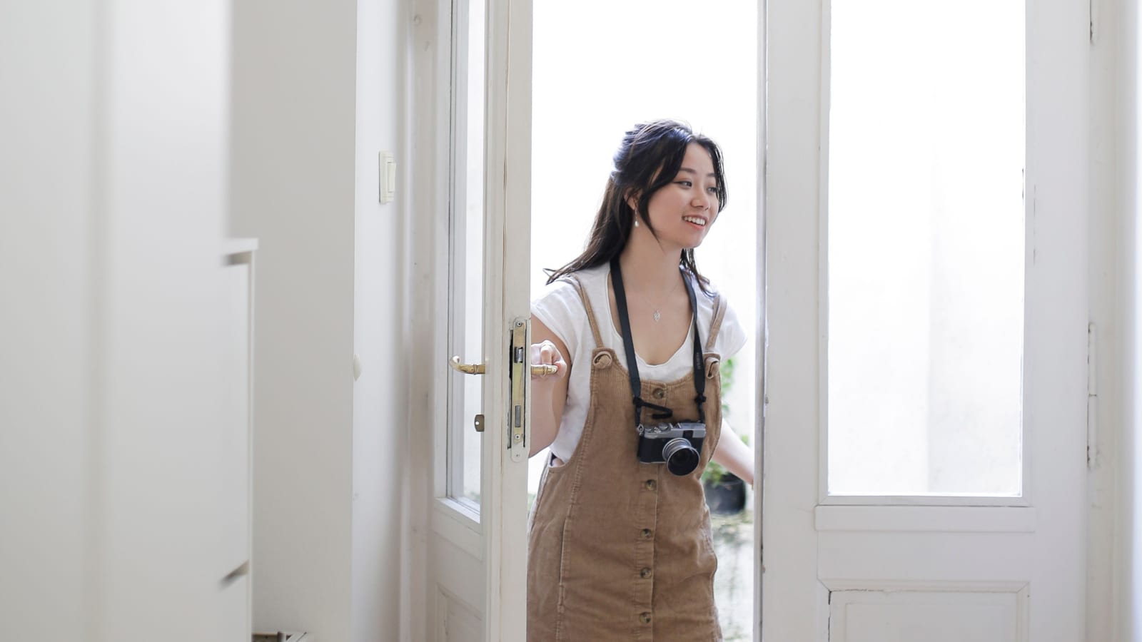 The good news is that’s often not the case. Forgetting something while walking through a door to another room is usually not a sign that your memory is failing or that you have dementia, but is a psychological phenomenon called the doorway effect, or location updating effect. (Image: Pexels) The good news is that’s often not the case. Forgetting something while walking through a door to another room is usually not a sign that your memory is failing or that you have dementia, but is a psychological phenomenon called the doorway effect, or location updating effect. (Image: Pexels)