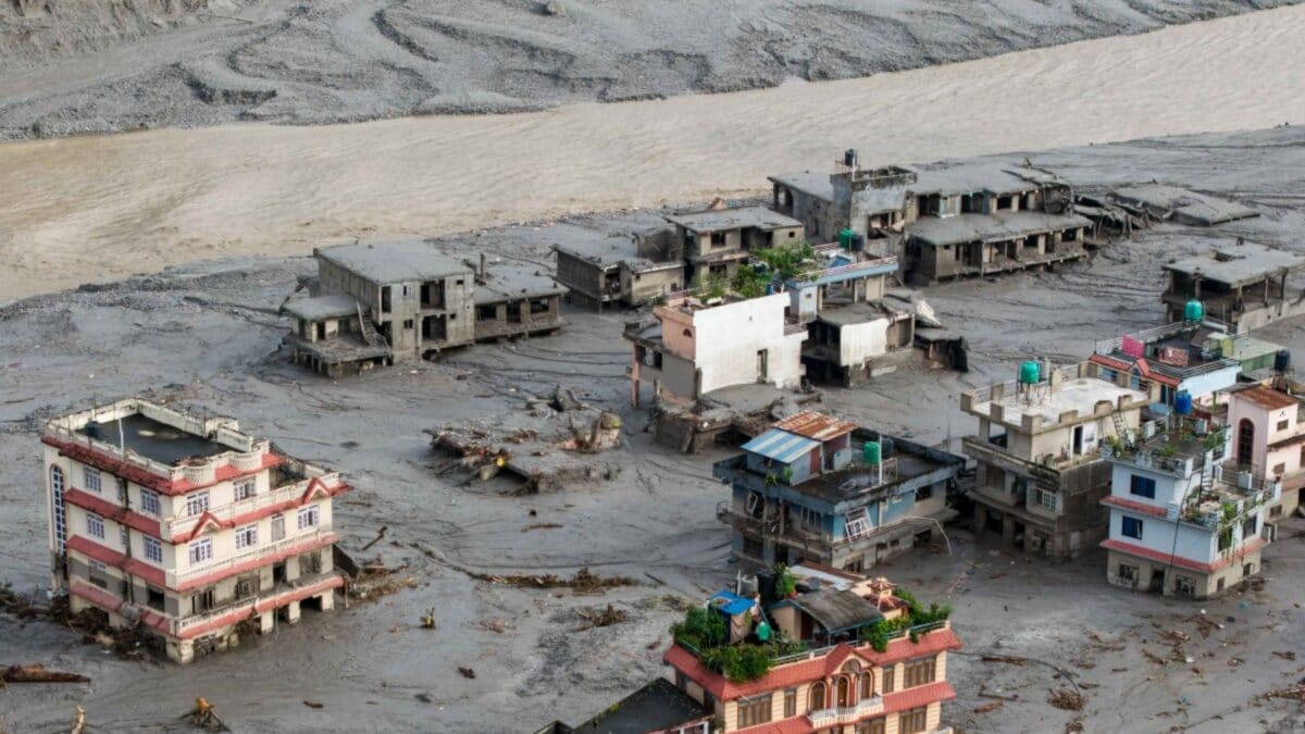 Nepal Floods Live Updates: Death Toll Hits 392, Over 1,400 Missing As Fresh Flood Risks Loom Nepal Floods Live Updates: Death Toll Hits 392, Over 1,400 Missing As Fresh Flood Risks Loom