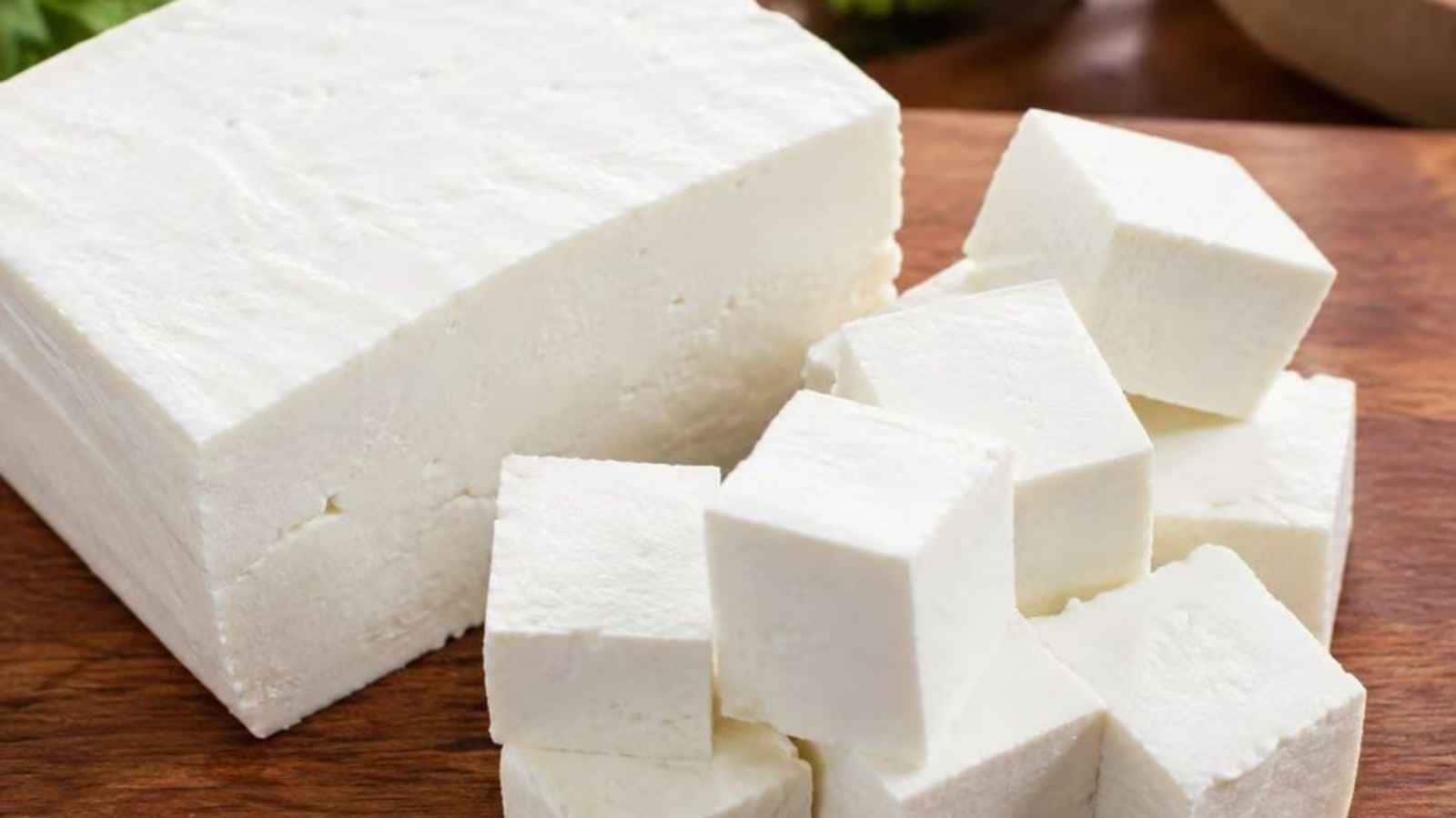 Kumar noticed a customer buying their milk, converting it into paneer and supplying it to hotels. The idea sparked a major shift: instead of selling only liquid milk, the family could create higher-value dairy products and improve profitability. 