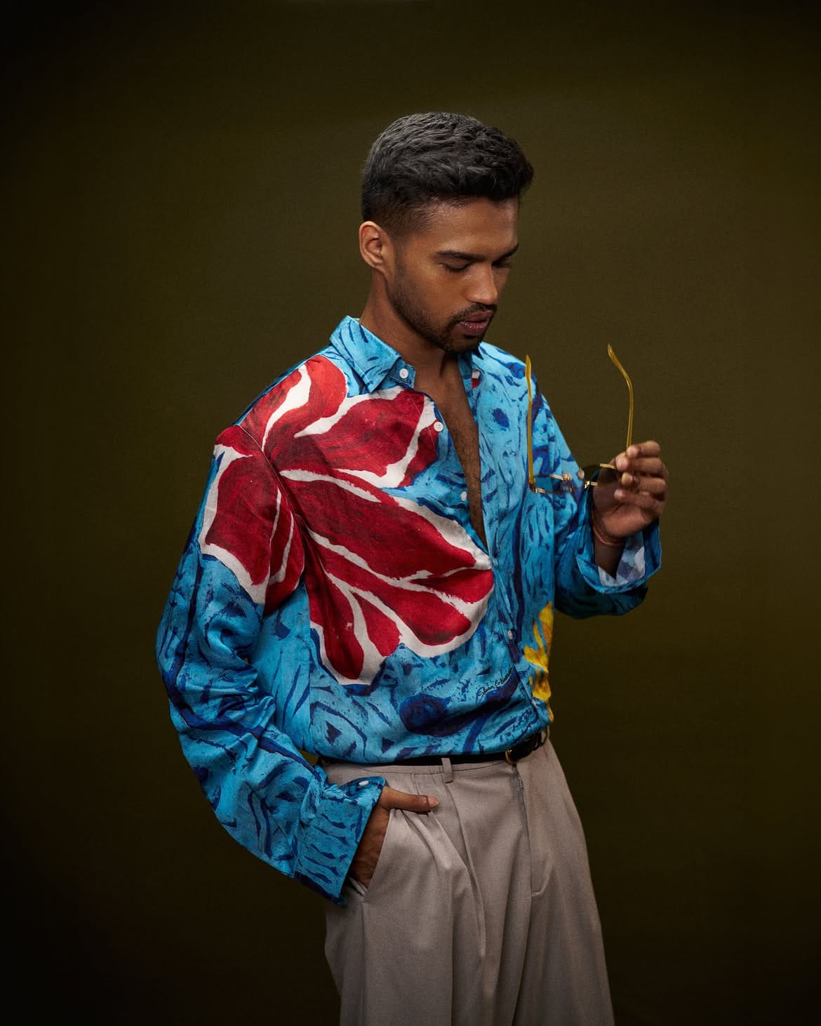 On May 4, a video of Babil’s emotional breakdown went viral on Reddit. He was seen criticising Bollywood and also named Ananya Panday, Siddhant Chaturvedi, Raghav Juyal, Adarsh Gourav, Arjun Kapoor, among others.