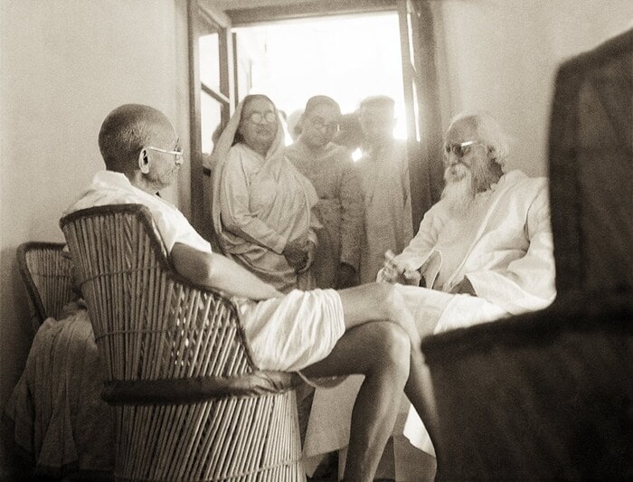 Rabindranath Tagore shares a moment with Mahatma Gandhi, reflecting the deep intellectual and cultural bond between two of India’s most influential figures during the freedom movement. Rabindranath Tagore shares a moment with Mahatma Gandhi, reflecting the deep intellectual and cultural bond between two of India’s most influential figures during the freedom movement.