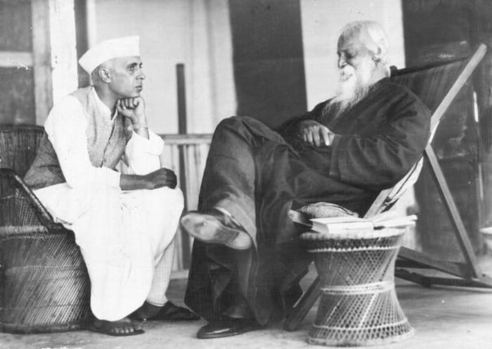 Rabindranath Tagore with Jawaharlal Nehru at Shantiniketan. The two leaders shared a connection rooted in education, culture and India’s intellectual traditions. Rabindranath Tagore with Jawaharlal Nehru at Shantiniketan. The two leaders shared a connection rooted in education, culture and India’s intellectual traditions.