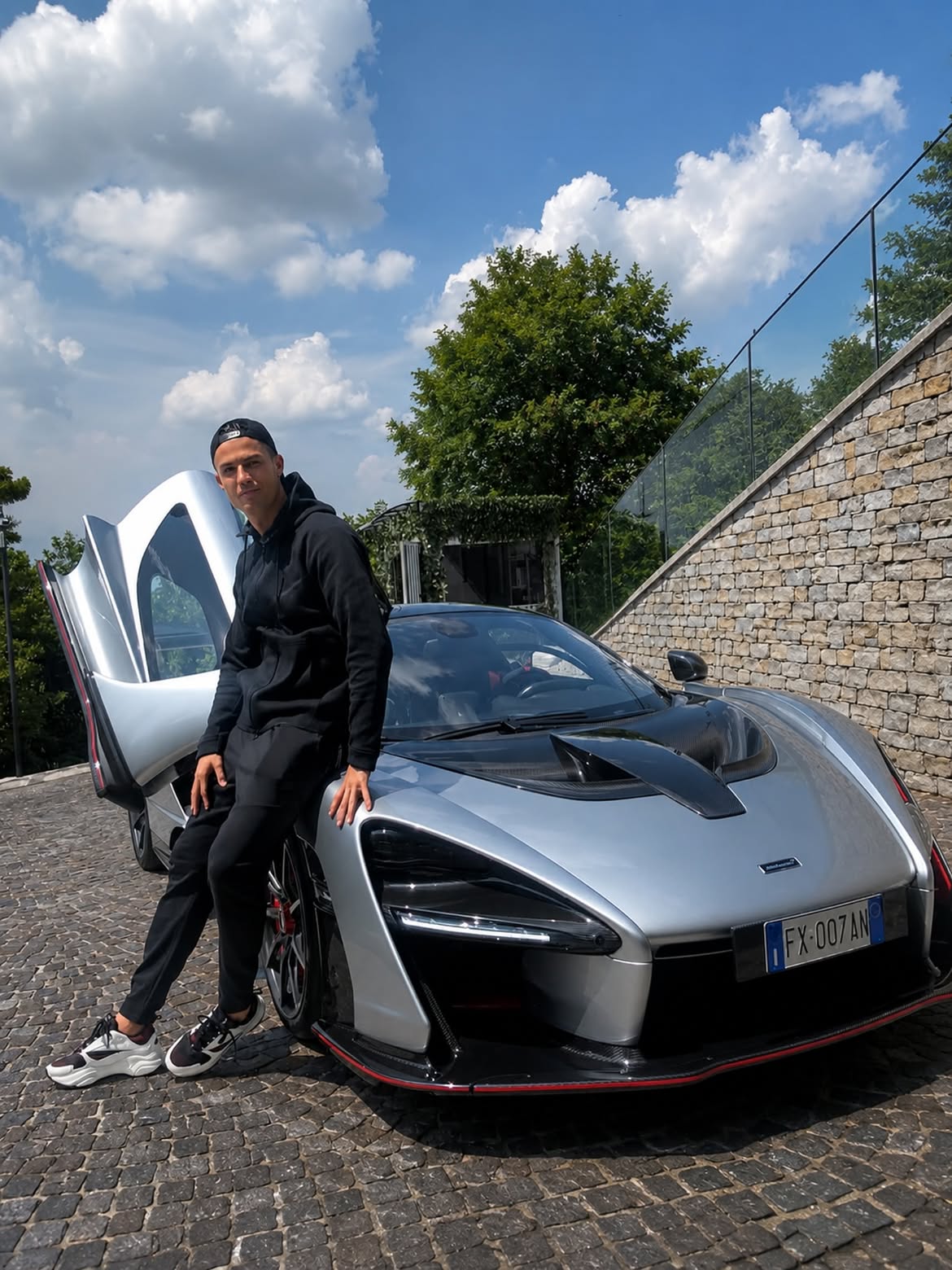 His collection also includes a Mercedes-Benz SLR McLaren. Al Nassr also presented him with a BMW upon his arrival in Saudi Arabia, which his teammates also received. (File Photo) His collection also includes a Mercedes-Benz SLR McLaren. Al Nassr also presented him with a BMW upon his arrival in Saudi Arabia, which his teammates also received. (File Photo)
