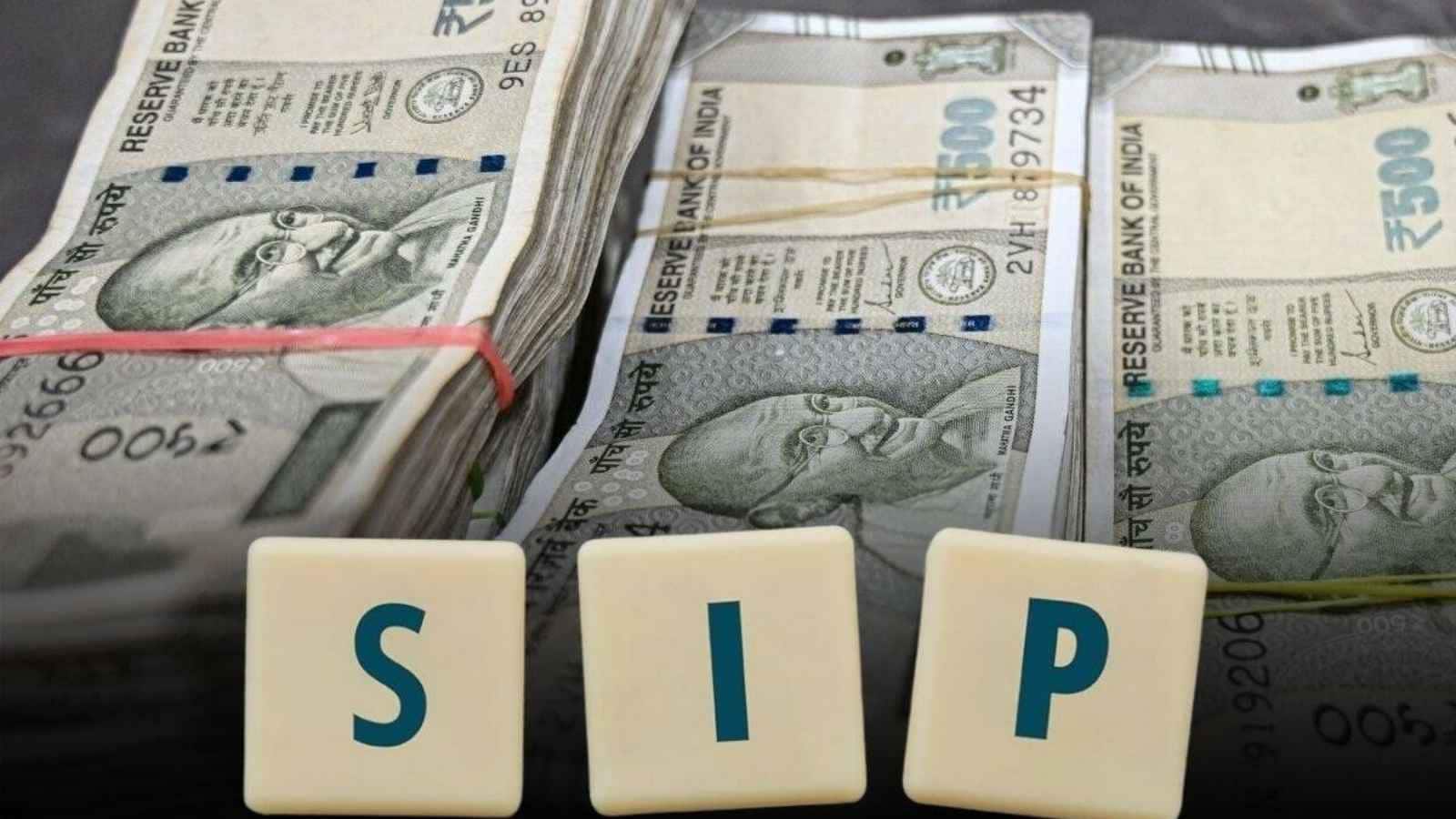 How SIP Helps During Market Volatility: Markets don't move in a straight line. With a monthly SIP, you buy more units when prices fall and fewer when prices rise. This strategy, known as rupee-cost averaging, can help reduce the impact of short-term market fluctuations.