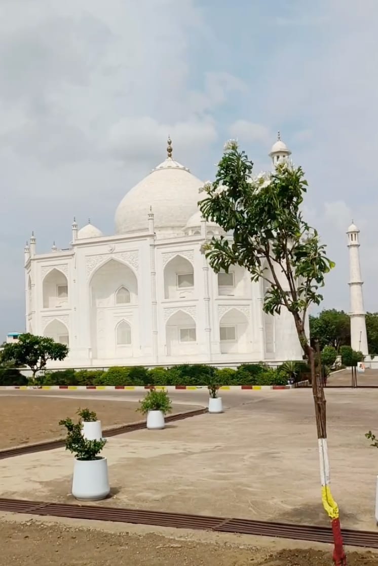 Creating the unusual home was not a quick project. Chouksey and his wife made several trips to Agra to study the Taj Mahal and understand its architectural details. They also used 3D images of the monument while working on their own design. Creating the unusual home was not a quick project. Chouksey and his wife made several trips to Agra to study the Taj Mahal and understand its architectural details. They also used 3D images of the monument while working on their own design.