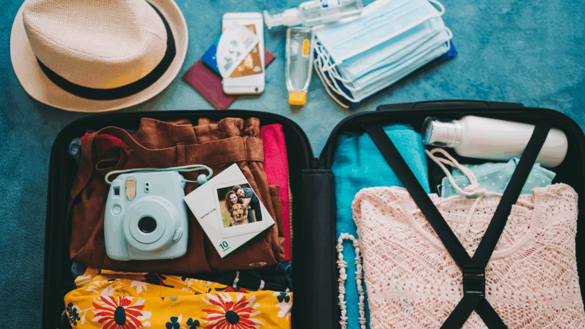 Want To Travel With Less Luggage? Try The 5-4-3-2-1 Packing Formula