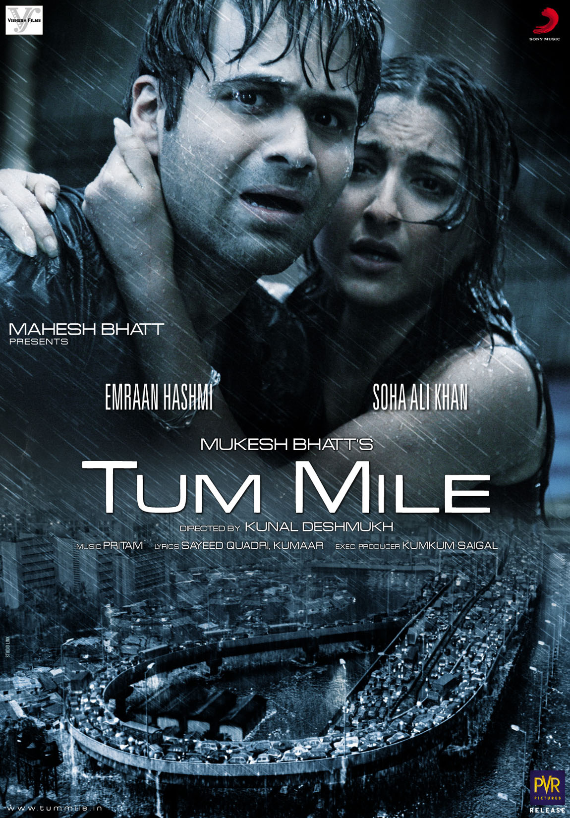Tum Mile (2009)Set during the devastating 2005 Mumbai floods, Tum Mile follows two former lovers as they struggle to survive while confronting unresolved emotions. Here, the torrential rain isn't just the backdrop, it is the central force that propels the narrative. Tum Mile (2009)Set during the devastating 2005 Mumbai floods, Tum Mile follows two former lovers as they struggle to survive while confronting unresolved emotions. Here, the torrential rain isn't just the backdrop, it is the central force that propels the narrative.