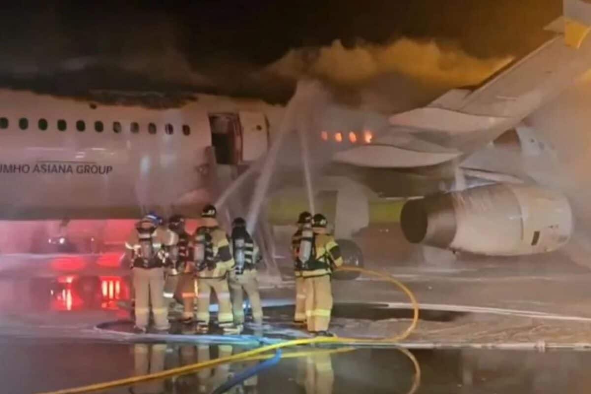 Carrying A Power Bank On A Flight? Why Airlines Are Warning Passengers About Lithium-Ion Batteries