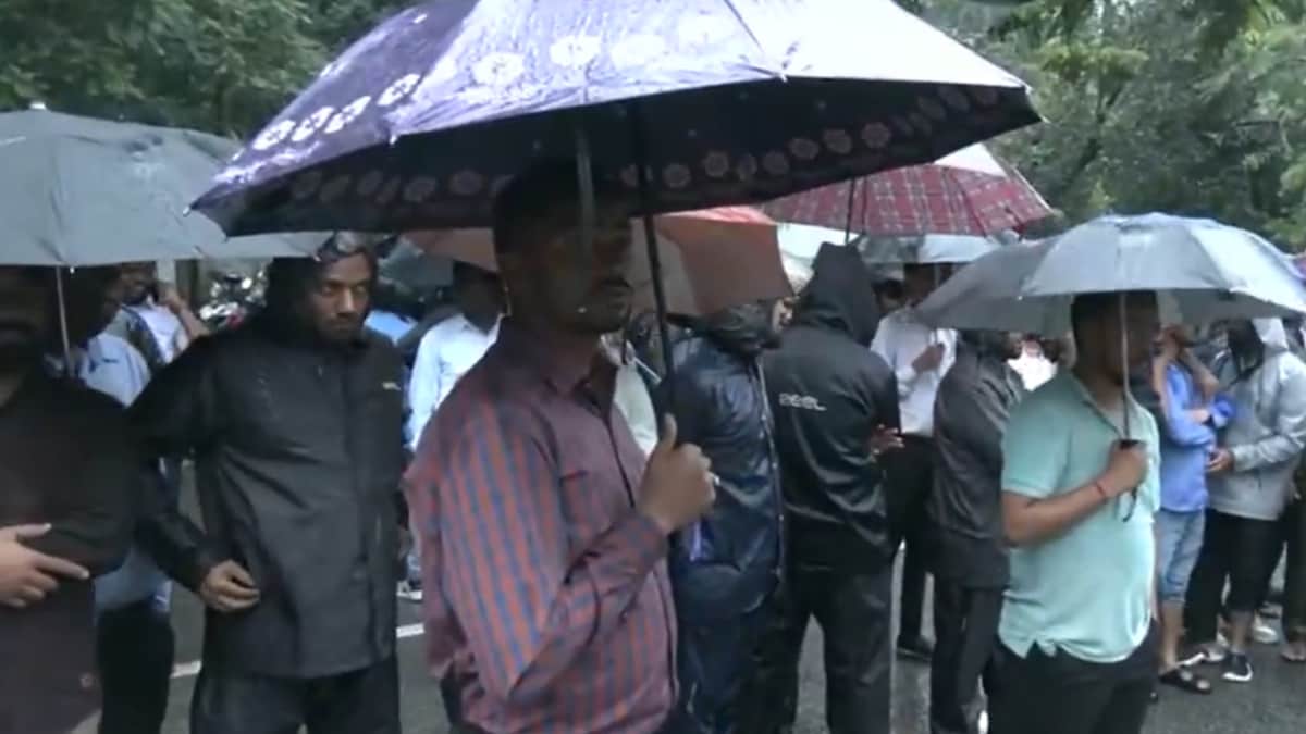 ஜே.எஸ்.எஸ்.சி-சி.ஜி.எல் தேர்வு ரத்து: தேர்ச்சி பெற்றோர் போராட்டம்