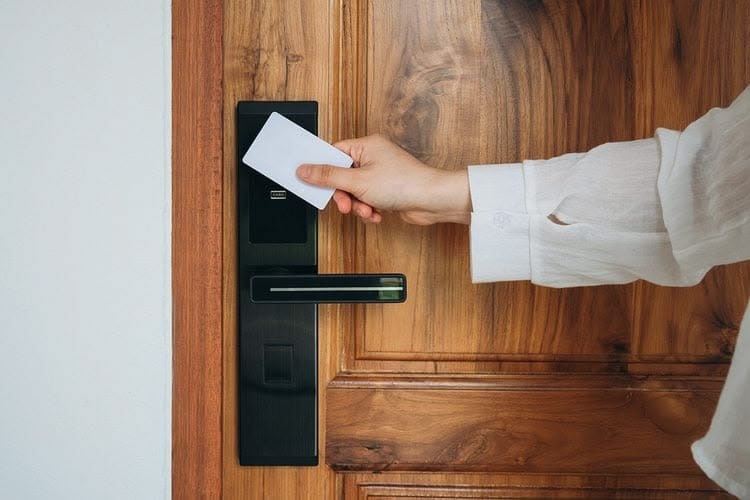 They Can Unlock More Than Just Your Room: In many hotels, the same key card can also provide access to lifts, gyms, swimming pools, lounges, or executive floors. This helps hotels control access to different areas of the property.
