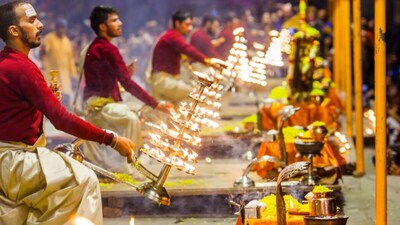 Aaj Ka Panchang, October 4, 2026: Tithi, Muhurat and Rahu Kaal. (Image: Shutterstock)