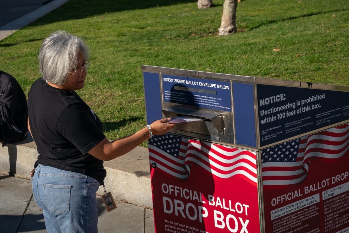 US Supreme Court Gives Trump Temporary Win In Bid To Restrict Mail-In Voting